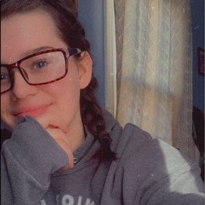 Meet your Posher, Jade